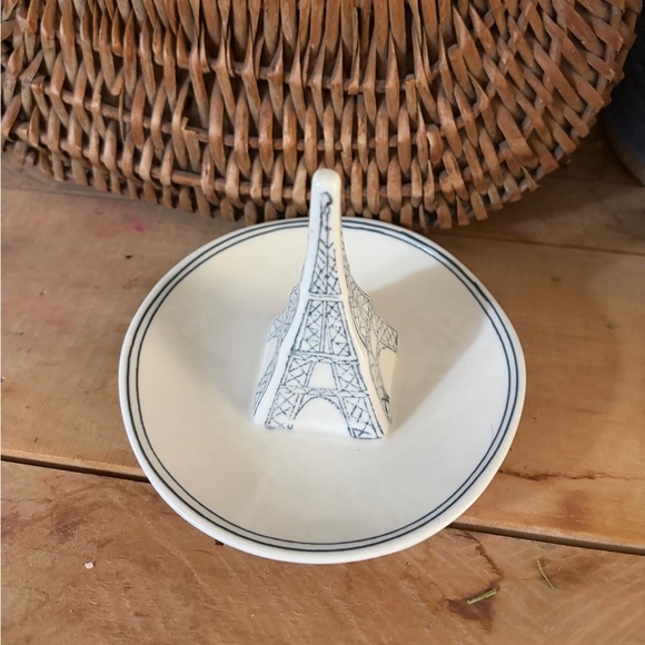 Anthropologie Eiffel Tower Ring Holder - Picture 4 of 6
